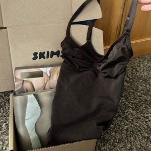Skims Seamless Sculpt Thong Body Suit in Espresso